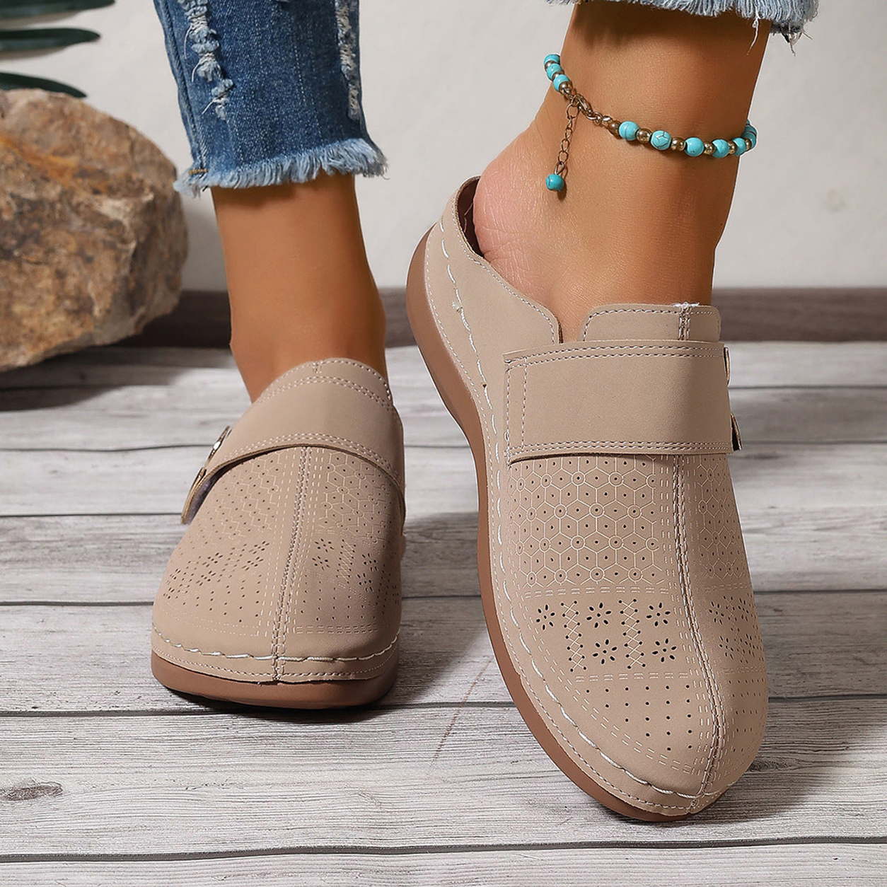 🏆 All-Day Comfort 👣 Leather Wedge Slip-Ons – Easy to Wear & Comfortable to Walk In ⏳ 𝐋𝐀𝐒𝐓 𝐃𝐀𝐘: 𝟖𝟎% 𝐎𝐅𝐅