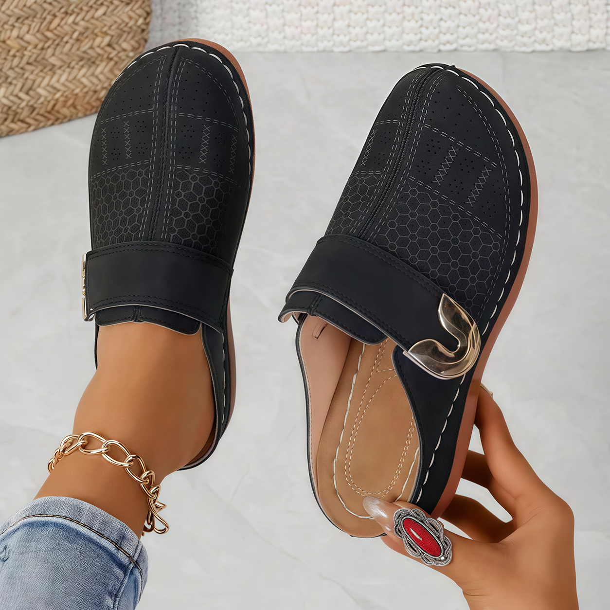 🏆 All-Day Comfort 👣 Leather Wedge Slip-Ons – Easy to Wear & Comfortable to Walk In ⏳ 𝐋𝐀𝐒𝐓 𝐃𝐀𝐘: 𝟖𝟎% 𝐎𝐅𝐅