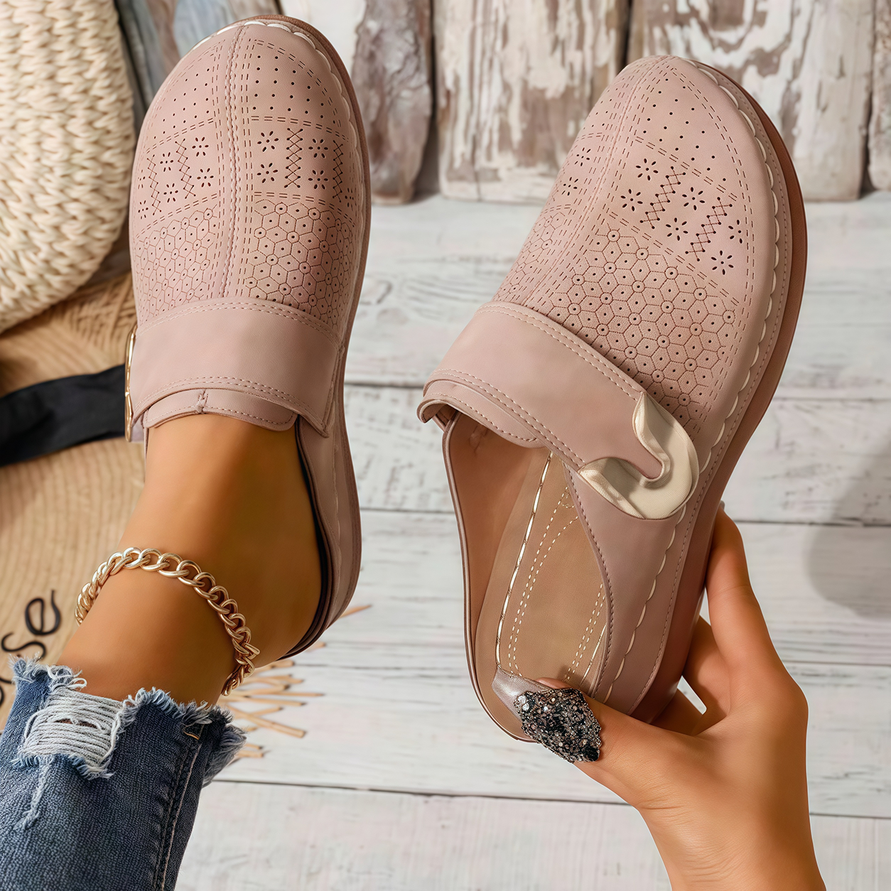🏆 All-Day Comfort 👣 Leather Wedge Slip-Ons – Easy to Wear & Comfortable to Walk In ⏳ 𝐋𝐀𝐒𝐓 𝐃𝐀𝐘: 𝟖𝟎% 𝐎𝐅𝐅
